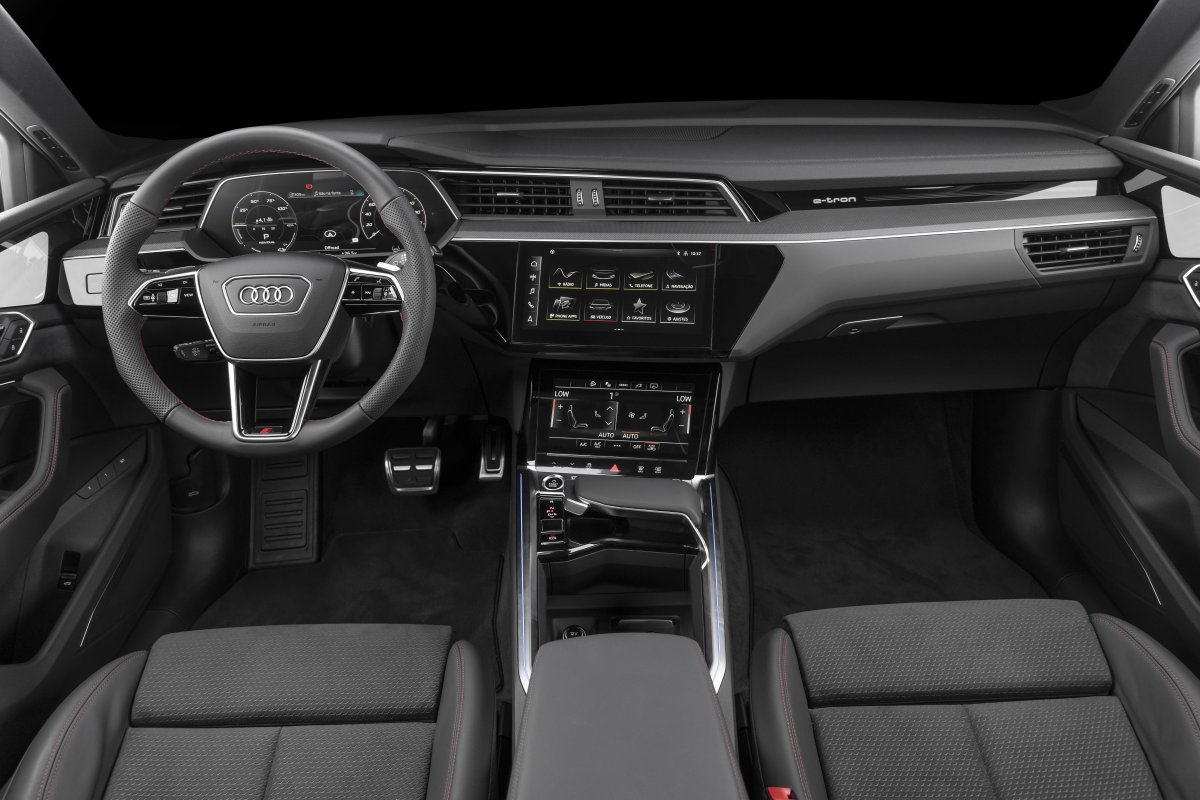 [Audi lança Q8 e-Tron 3 anos após introduzir primeiro elétrico no país ]