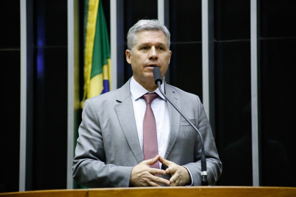 [Ministro Paulo Teixeira vem a Salvador para lançamento de ação e comenta CPI do MST nesta segunda-feira (18)]