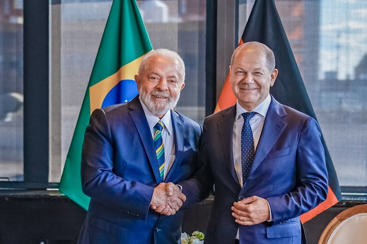[Lula e chanceler Alemão reforçam interesse em acordo Mercosul-União Europeia ]