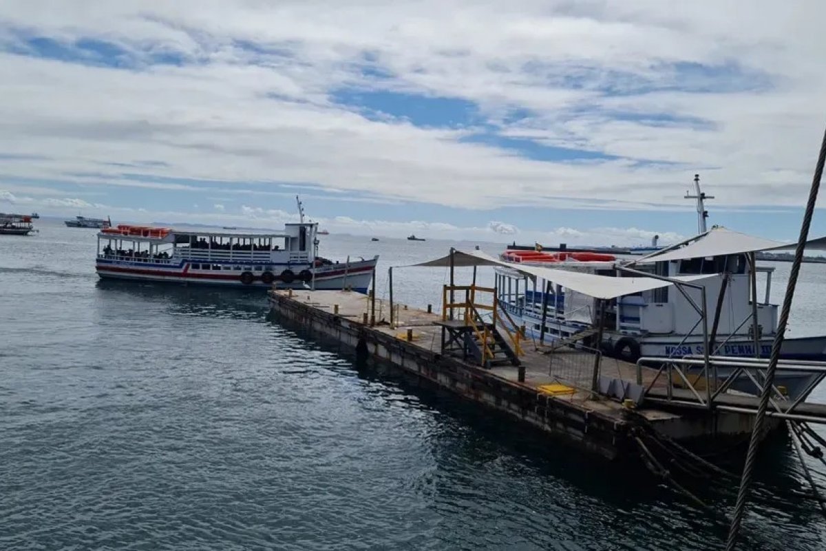 [Travessia Salvador-Mar Grande tem movimento tranquilo de embarque no Terminal Náutico e em Vera Cruz]