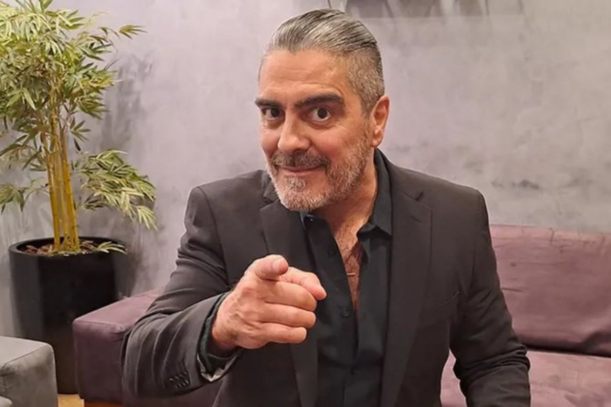[Junno Andrade fará uma participação especial na novela 'Fuzuê' da TV Globo! ]