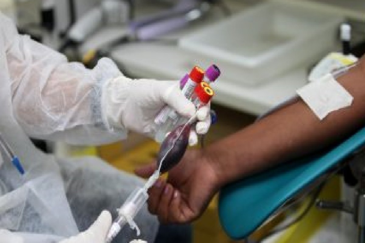 [Com estoque crítico, Hemoba convida voluntários para doar sangue ]