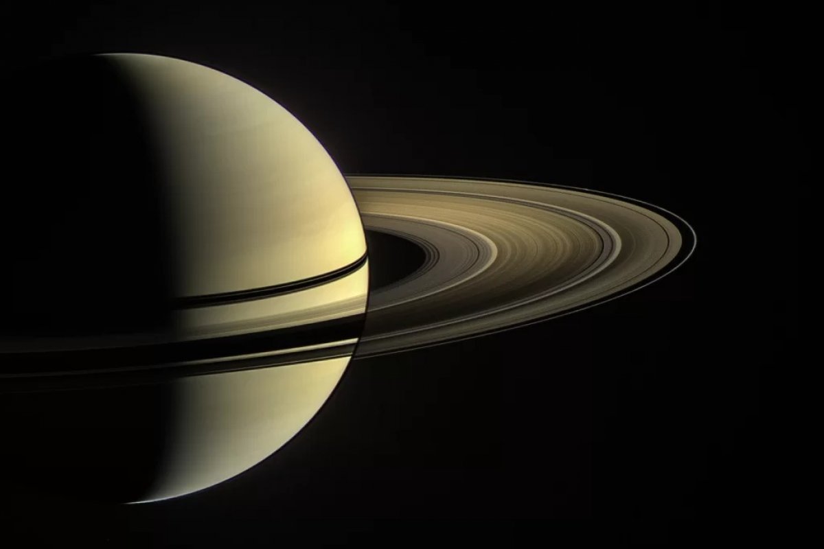 [Nasa afirma que anéis de Saturno ficarão invisíveis para nós por 18 meses]