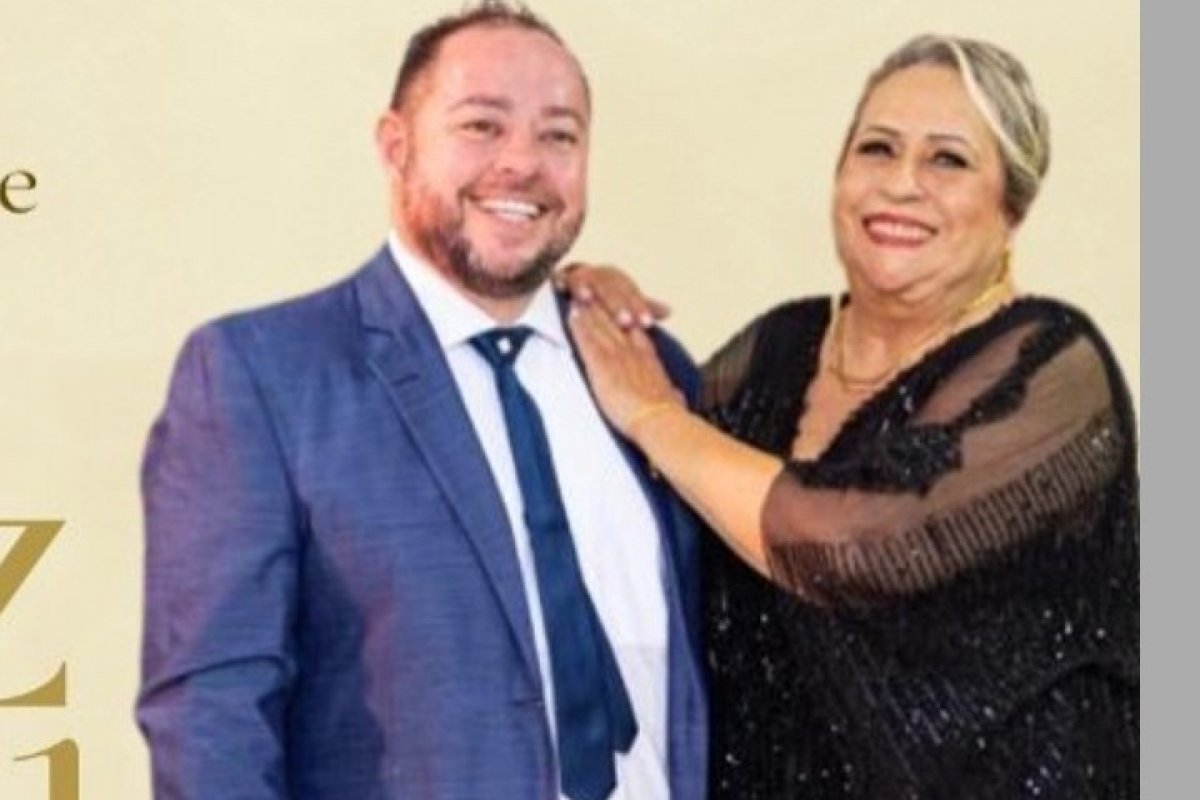 [Anna e Gabriel Dalcom celebram 5 décadas no mercado de festas! ]