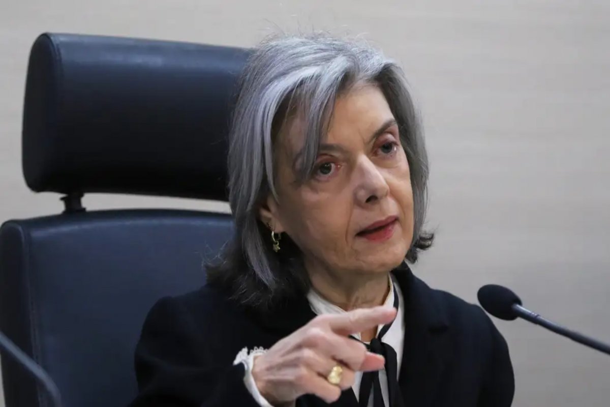 [Cármen Lúcia se posiciona contra participação de candidatos inelegíveis na data da diplomação]