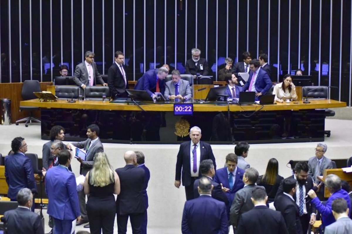 [Senado vota projeto de taxação dos 'super-ricos']