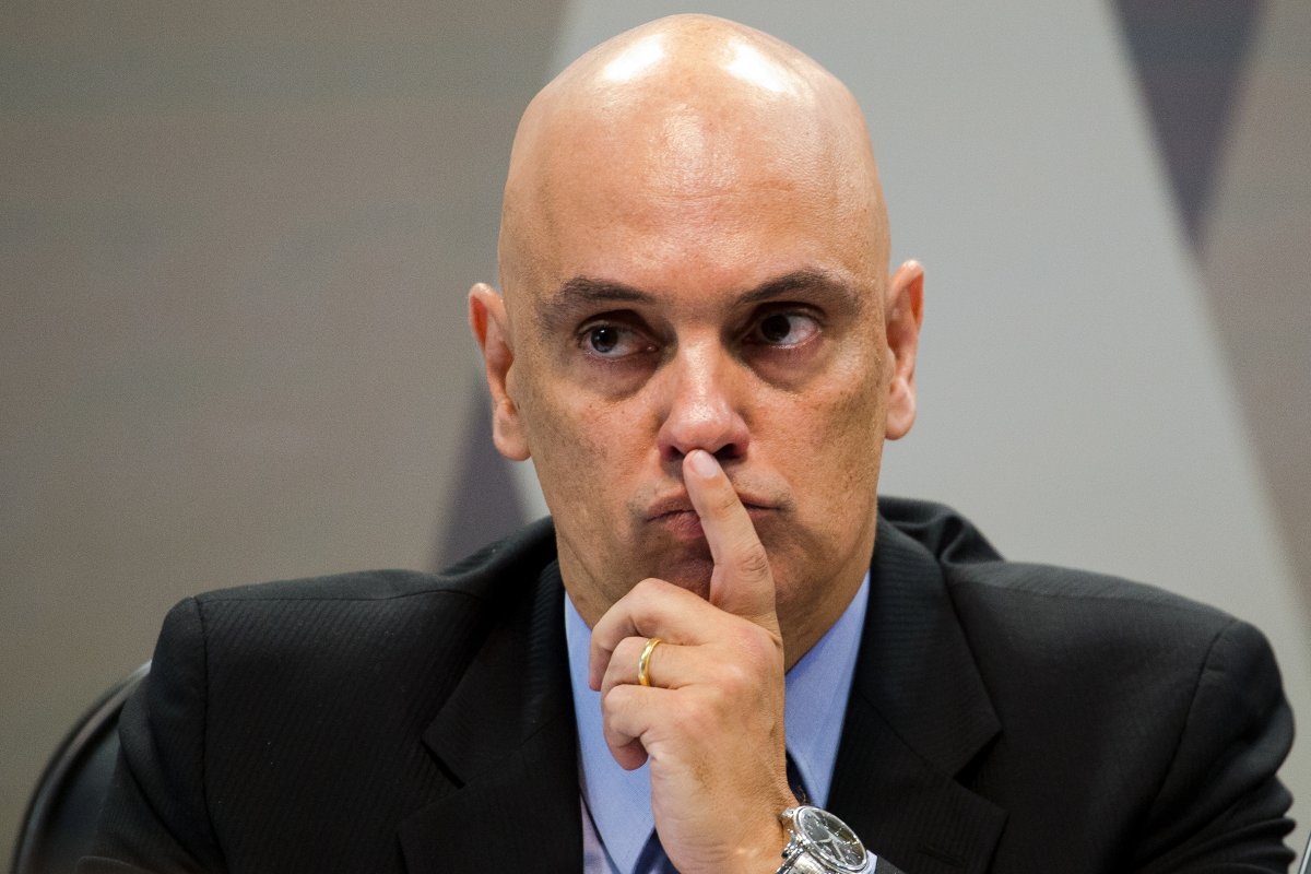 [Desembargador aposentado atribui morte de Cleriston da Cunha ao ministro Alexandre de Moraes ]