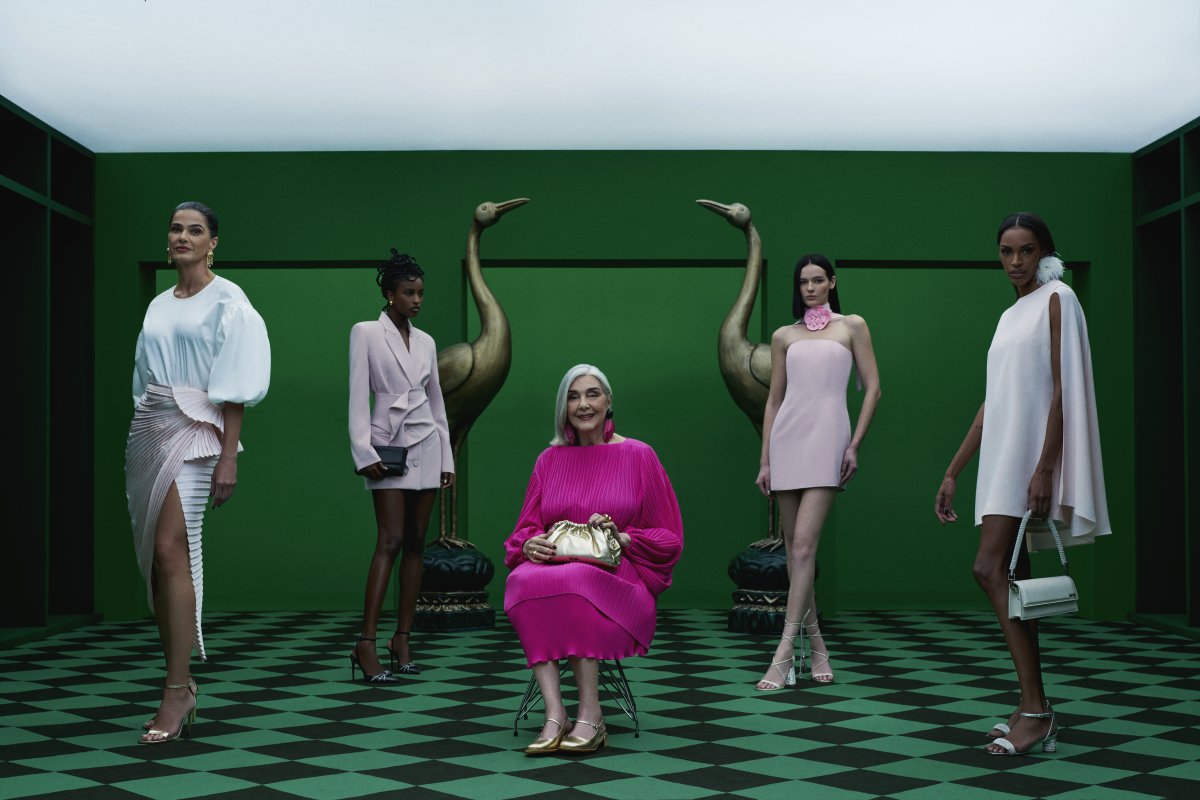 [Com mulheres de diversos estilos, Santa Lolla apresenta nova campanha para o Natal 2023!]
