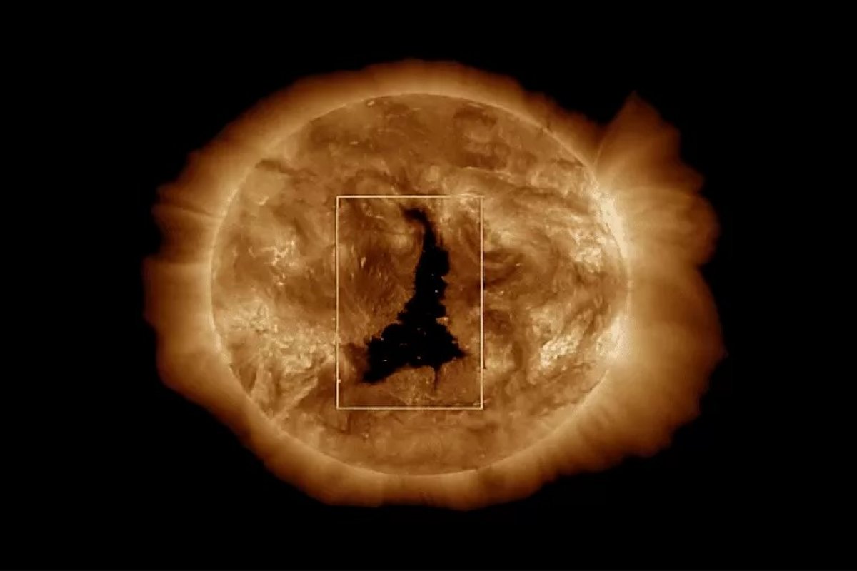 [Buraco de 800 mil km é localizado no Sol, revela Nasa ]