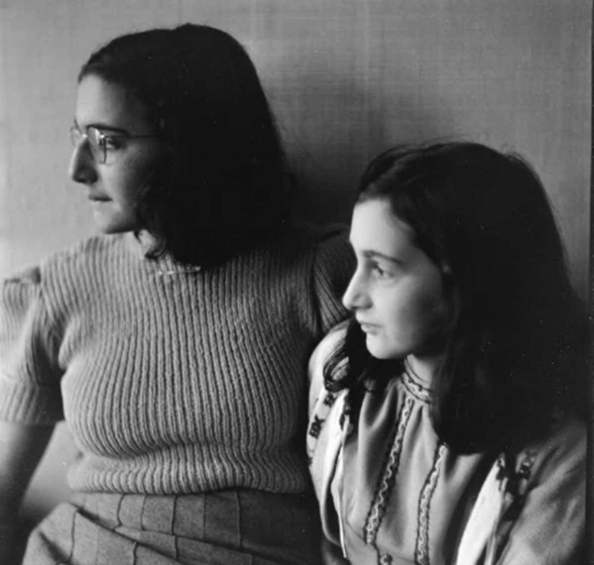 [Exposição online mostra vida de Anne Frank]