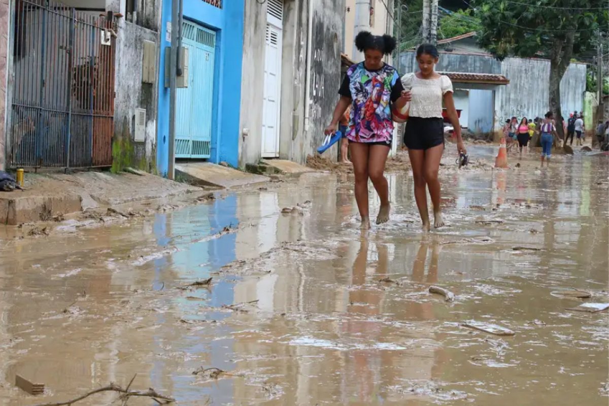 [Chuvas causaram a morte de mais de 4.000 pessoas no Brasil em 31 anos]