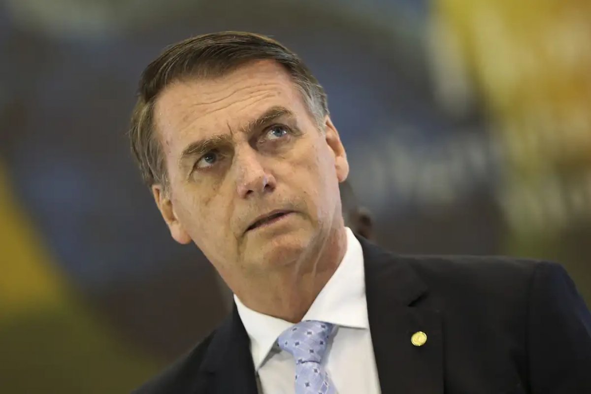 [Bolsonaro diz que operação da PF busca justificar uma tentativa de golpe que não existiu]