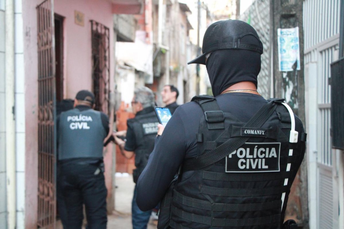 [Ataque a tiros deixa três pessoas feridas no bairro de Pero Vaz, em Salvador ]