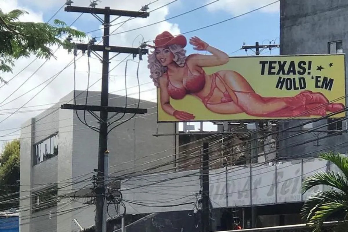 [Beyoncé divulga música em outdoor de Salvador]