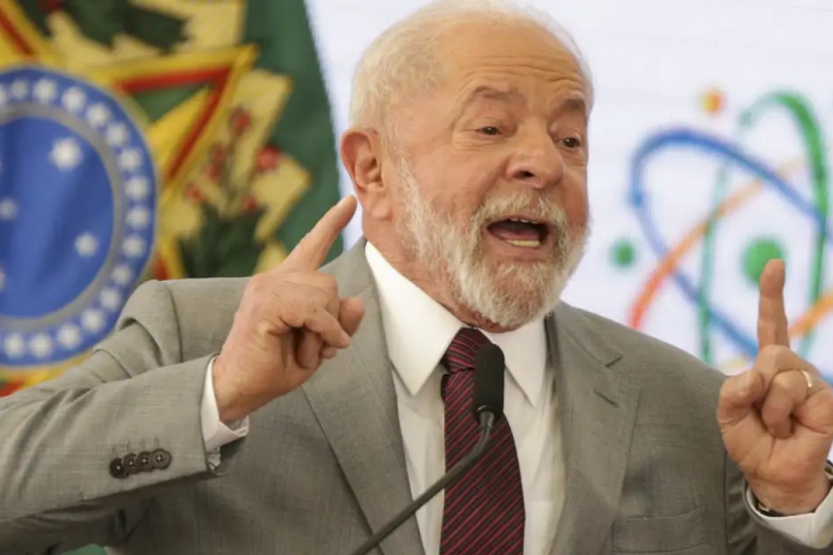 [Governo ameaça tirar cargo e verba de deputados que assinaram impeachment de Lula]