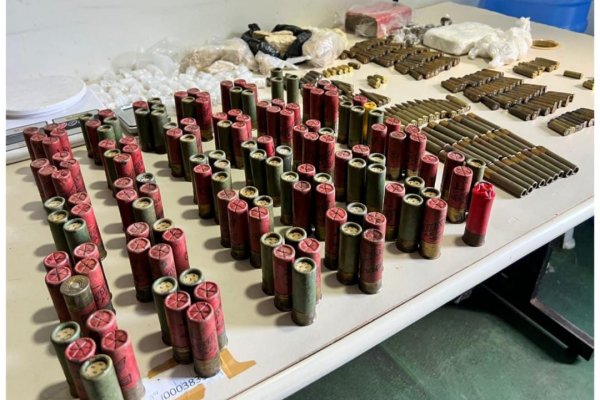 [Polícia Militar encontra drogas e munições em Camaçari]