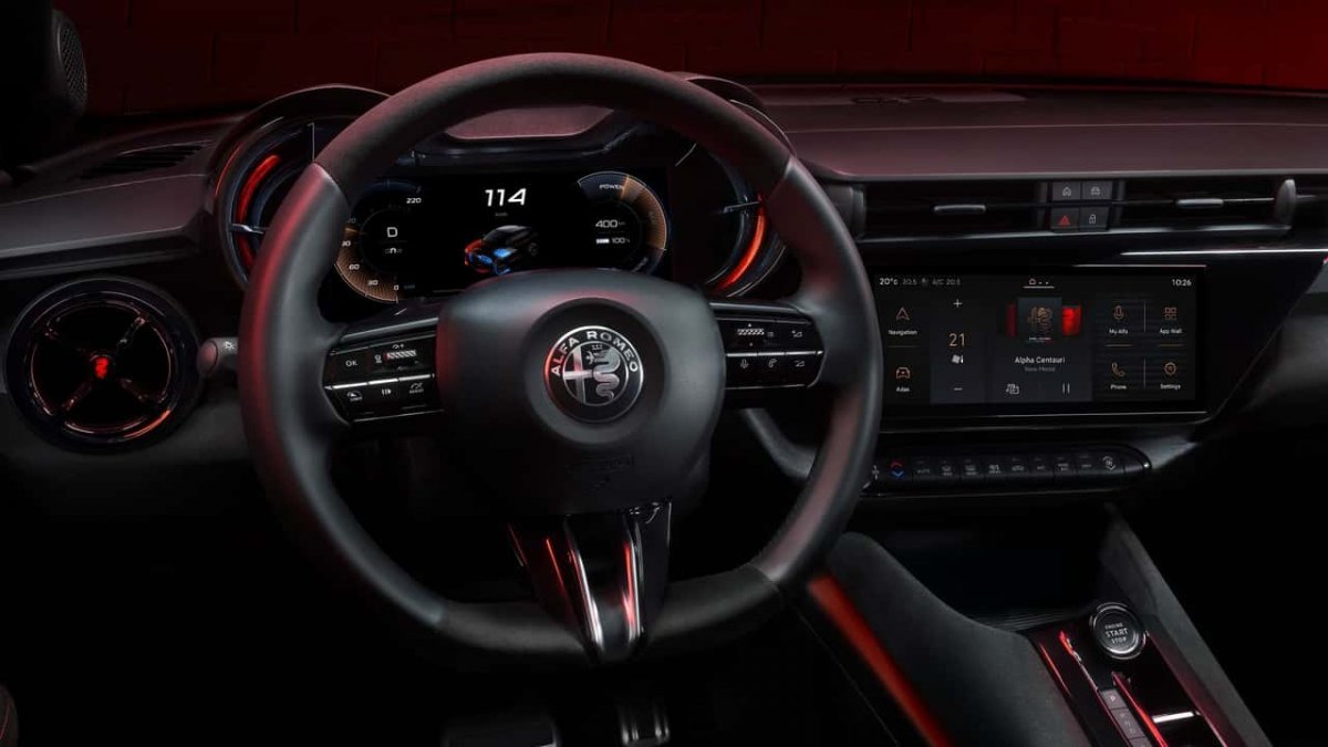 [Alfa Romeo Milano estreia na Europa com motor híbrido ou elétrico ]