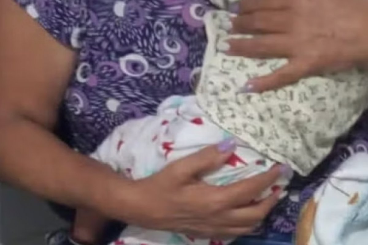 [Bebê é abandonado em Recife; Mãe e amiga são presas em flagrante]