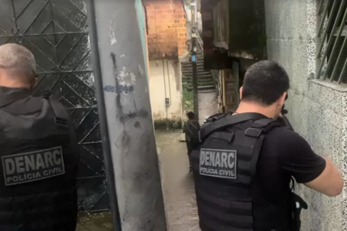[Três homens são presos no Subúrbio de Salvador durante Operação Narke]