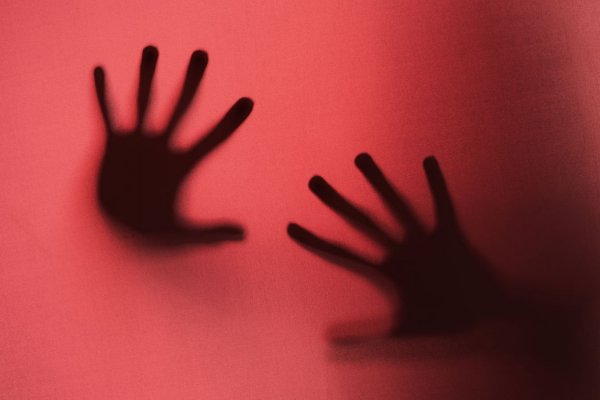 [Uma mulher é vítima de estupro no Brasil a cada 8 minutos, aponta relatório]
