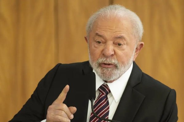 [Lula diz que Brasil precisa ter indústria de defesa forte, não para fazer guerra, mas a paz]