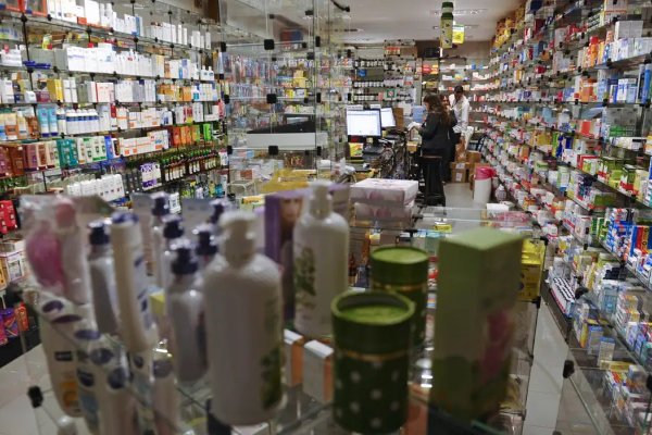 [Brasil possui, em média, 5 farmácias a cada 10 mil habitantes, revela pesquisa]