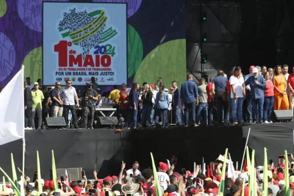 [Lula sanciona lei que altera tabela do Imposto de Renda]