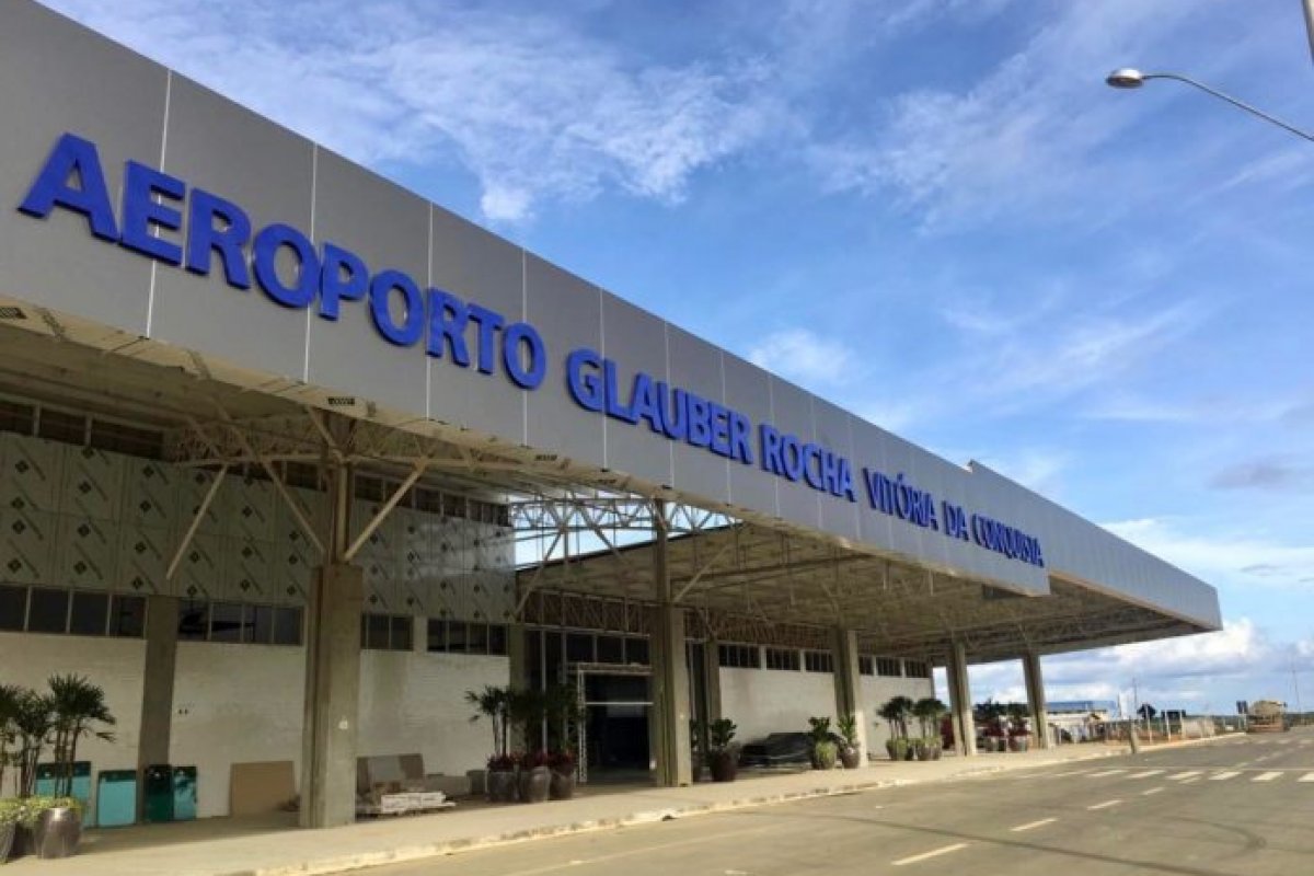 Aeroporto Glauber Rocha dobra em movimentação