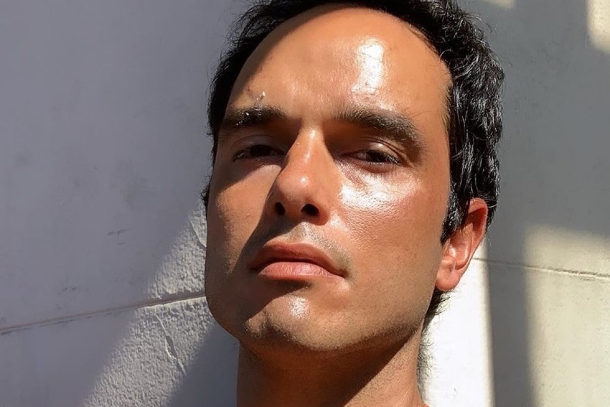 Após luta contra um câncer, Léo Rosa volta à TV em Amor de Mãe Michel Telles Farol da Bahia Após luta contra um câncer, Léo Rosa volta à TV em Amor de Mãe Michel Telles Farol da Bahia