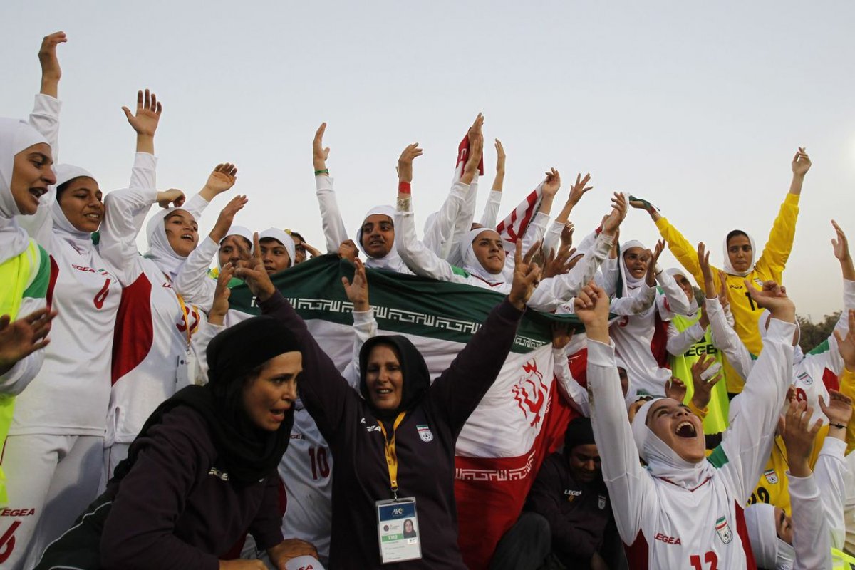 [Fifa pressiona Irã para permitir mulheres em estádios de futebol]