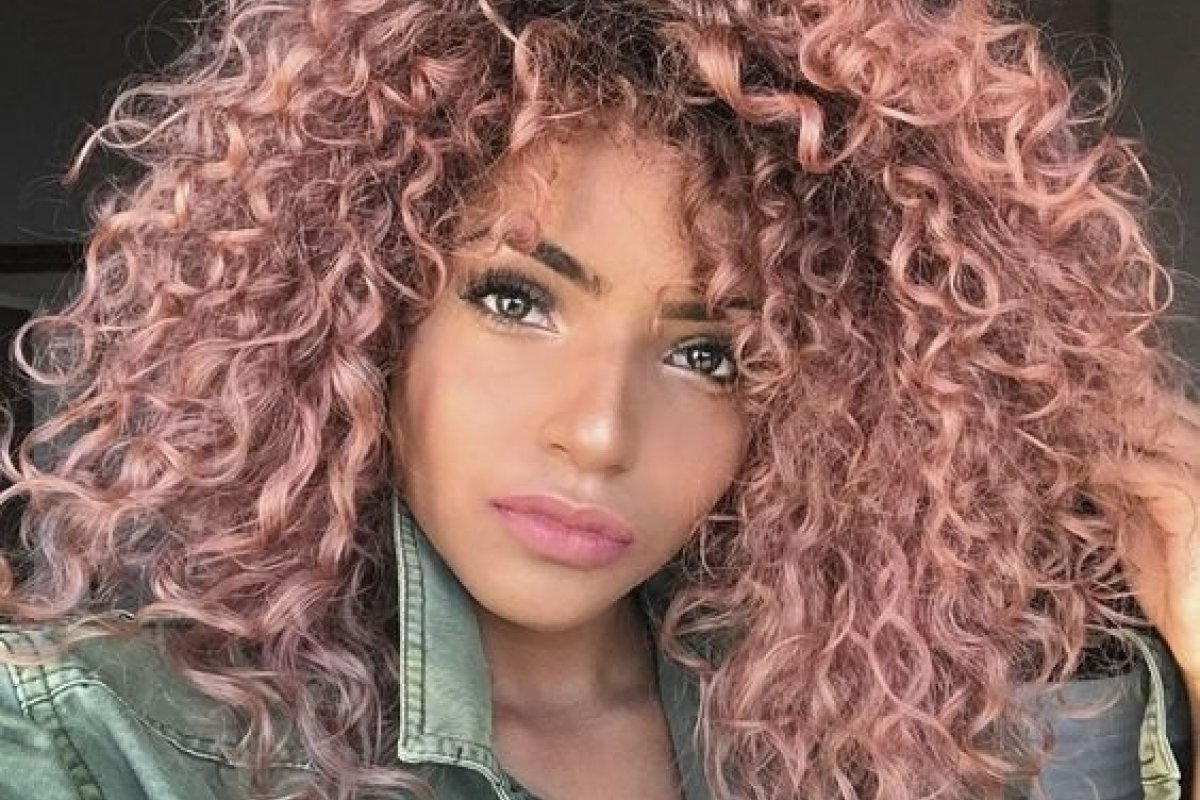 [Cabelo Rosé Gold: Saiba como aderir ao tom ]