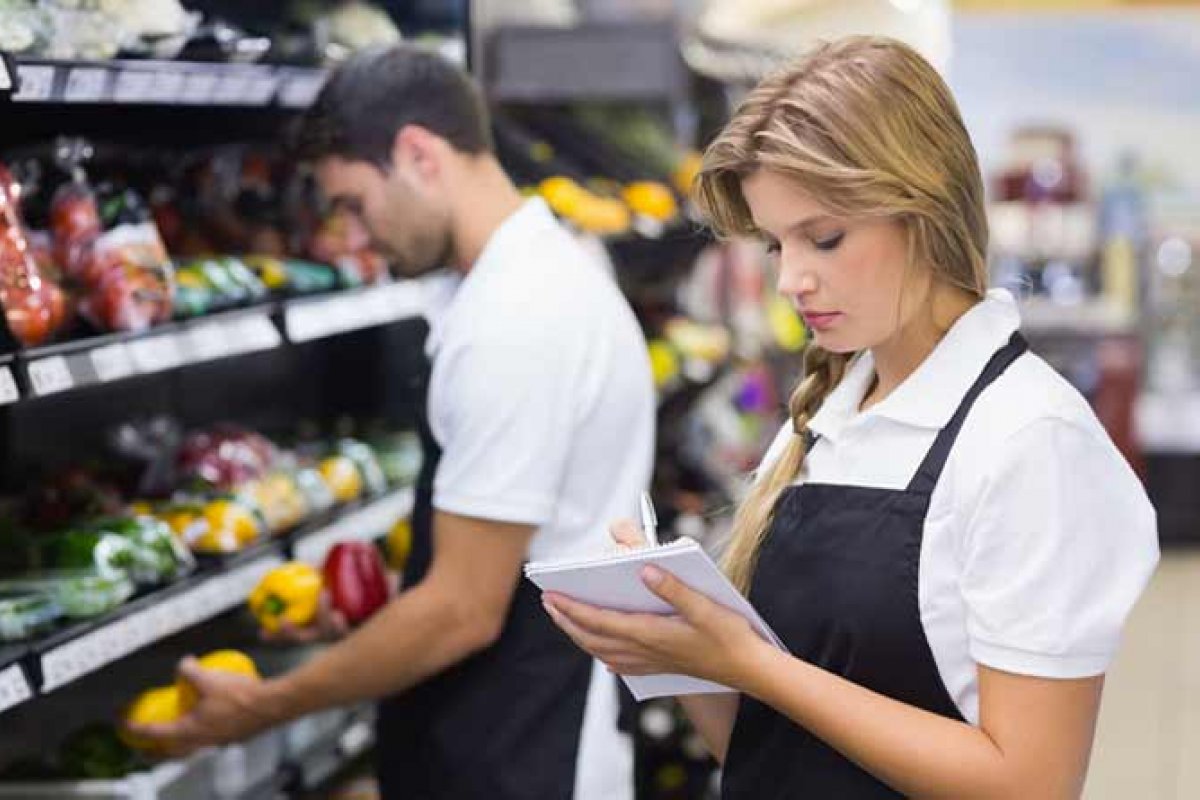 [Funcionários de supermercados emitem recomendações sobre compras no período de isolamento]