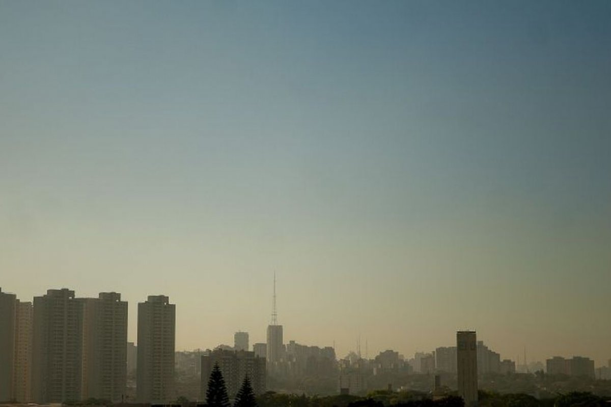 [Capitais do Brasil registram melhora na qualidade do ar no período de quarentena]