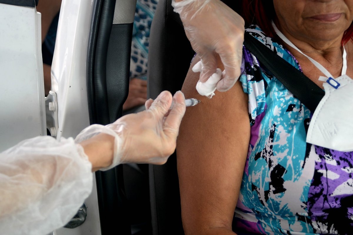 [Vacinação contra a gripe em Salvador irá contar com 40 pontos a partir de segunda (30) ]