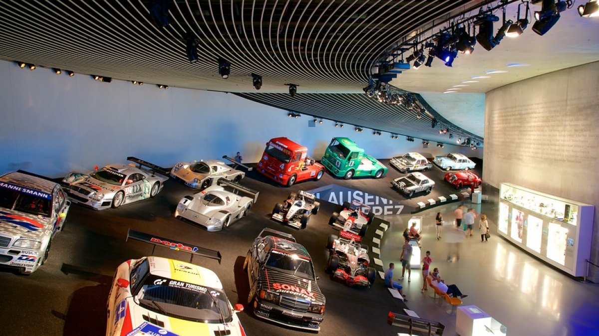 [Sem visitaçao, museu da Mercedes-Benz ganha mostra virtual com 160 modelos]
