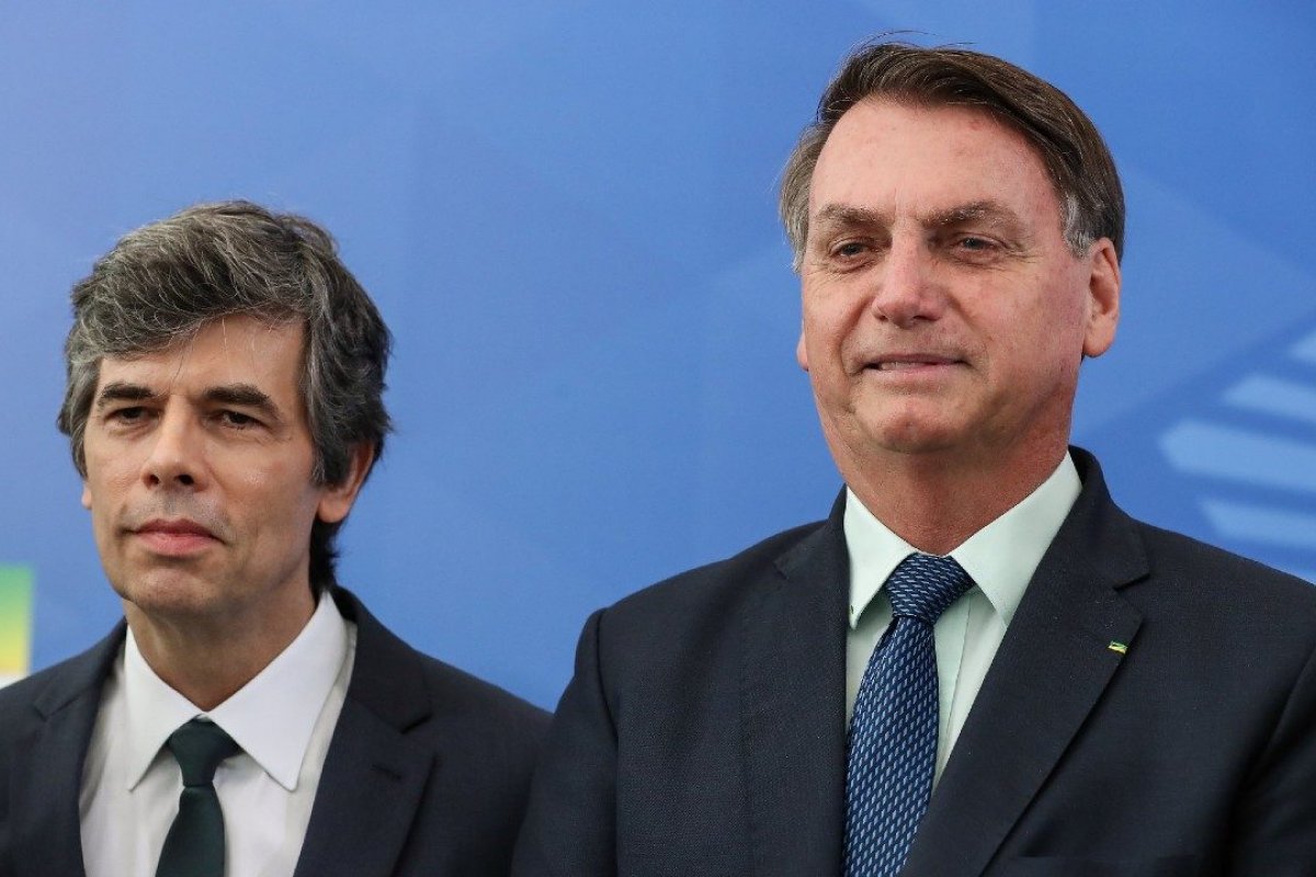 [Bolsonaro e Teich se reúnem para apresentação de estudo sobre cloroquina]