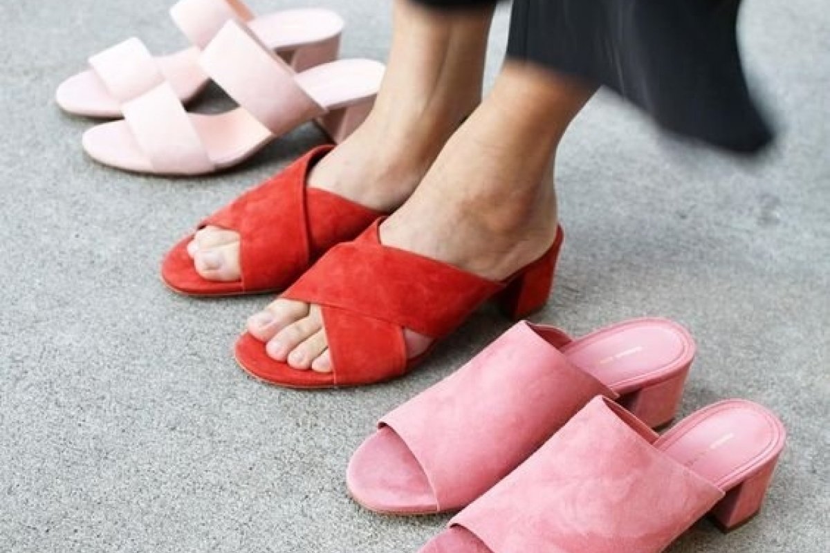 [Cinco calçados mais confortáveis para usar em casa ]