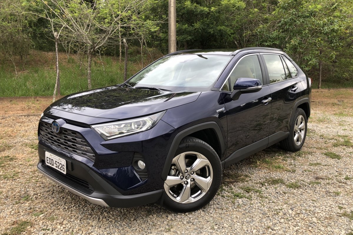 Toyota RAV4 tem recall por falha na suspensão Autos