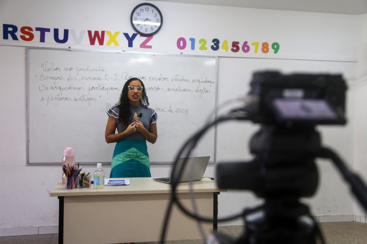[Prefeitura de Salvador comunica início das videoaulas para alunos da rede municipal]