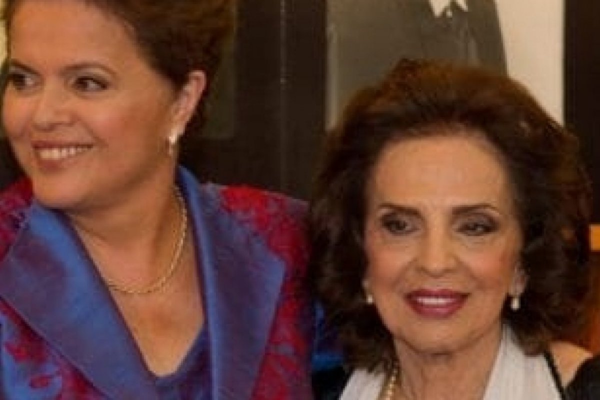 [Morre a mãe de Dilma Rousseff ]