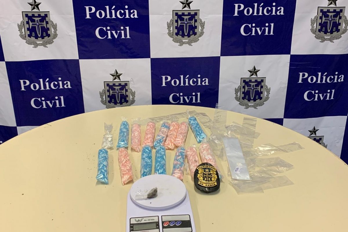 [Polícia apreende drogas avaliadas em R$ 18 mil em bairro de Salvador]