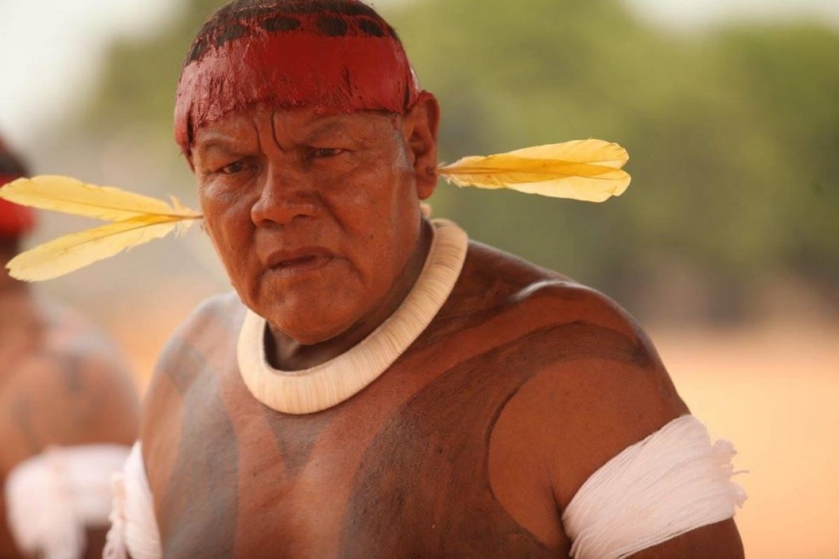 [Líder indígena do Alto Xingu morre em virtude da Covid-19 em hospital de Goiânia]