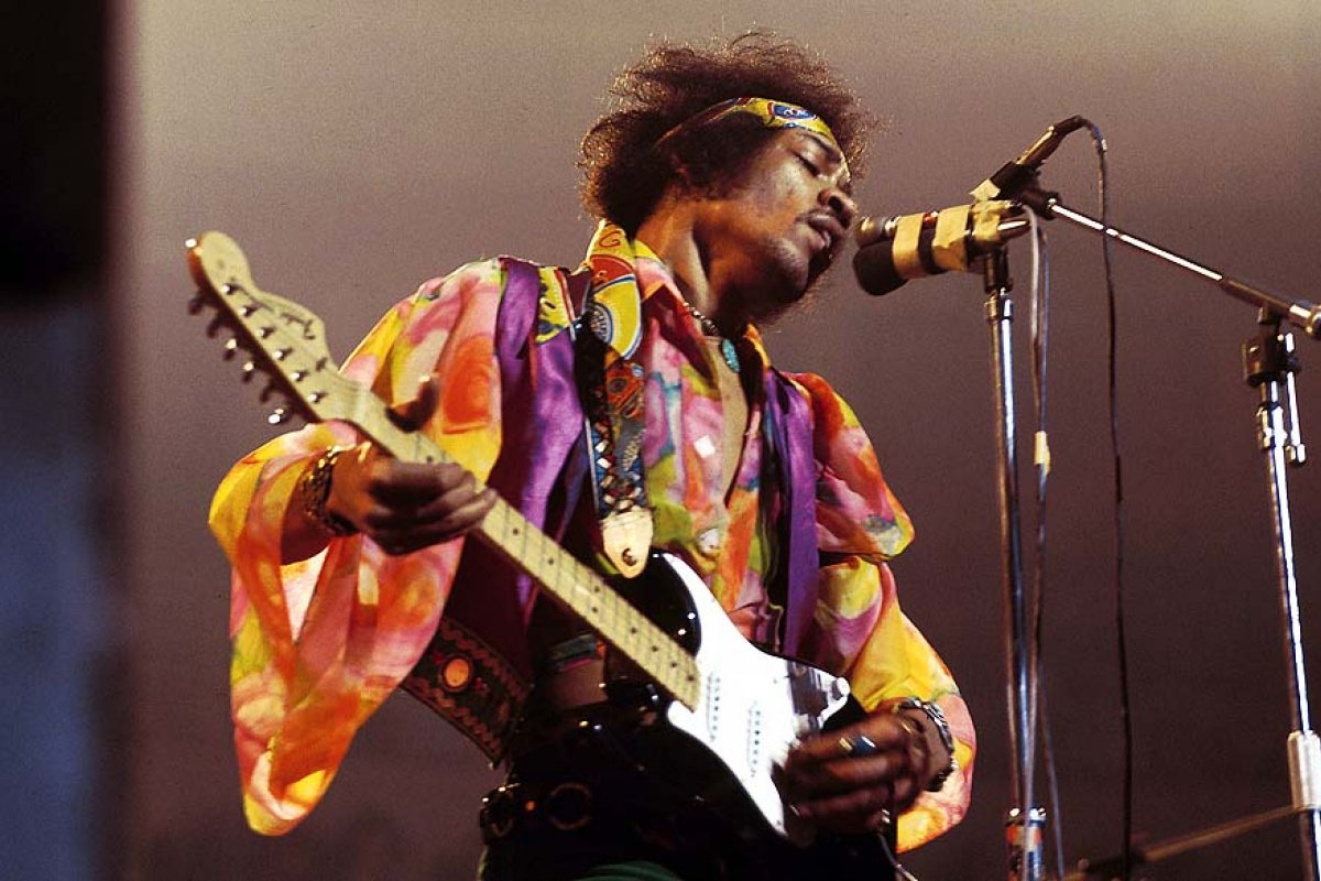 [Guitarra de Jimi Hendrix é leiloada por mais de R$ 1 milhão]