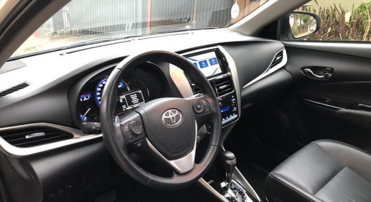 [Toyota Yaris XLS sedã: bem equipado porém mais caro que concorrentes]
