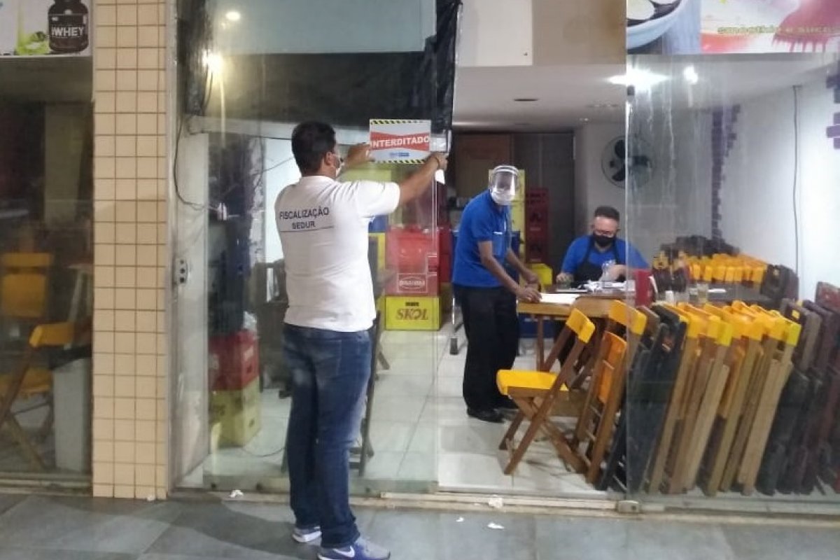 Em primeiro fim de semana com restrições, nove bares e ...