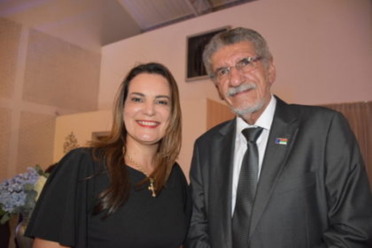 Herzem Gusmão confirma filha da vice-prefeita de Vitória da Conquista como vice em sua chapa - Política | Farol da Bahia