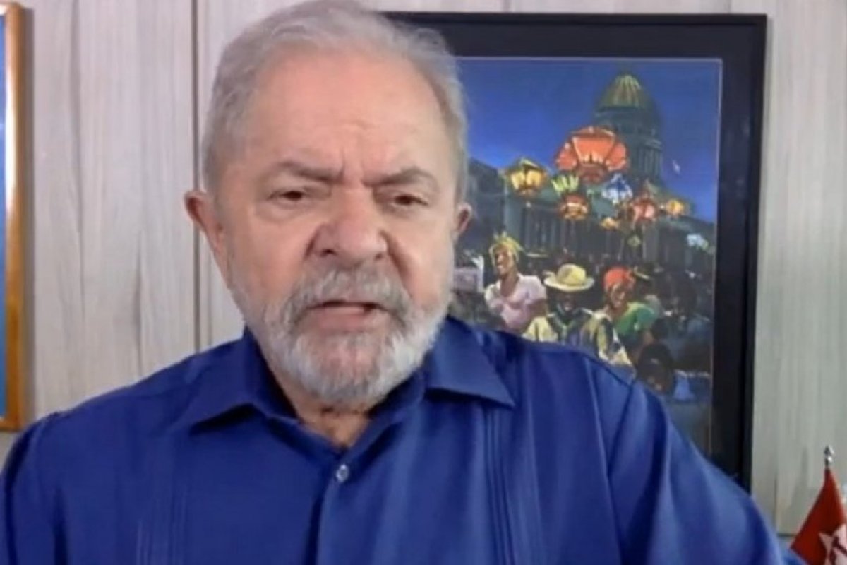 Lula defende interferência de Bolsonaro na PF e acusa Moro de criar [Lula defende interferência de Bolsonaro na PF e acusa Moro de criar