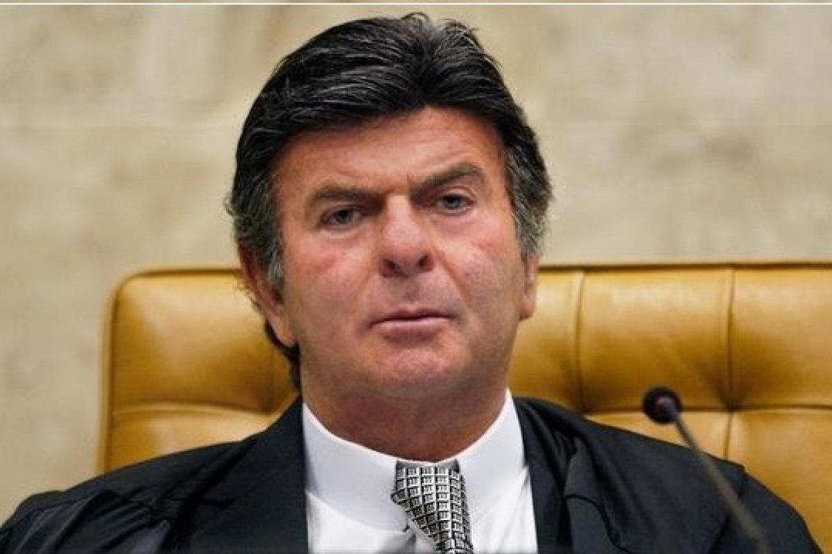 [Fux suspende julgamento sobre privatização de refinarias da Petrobras]