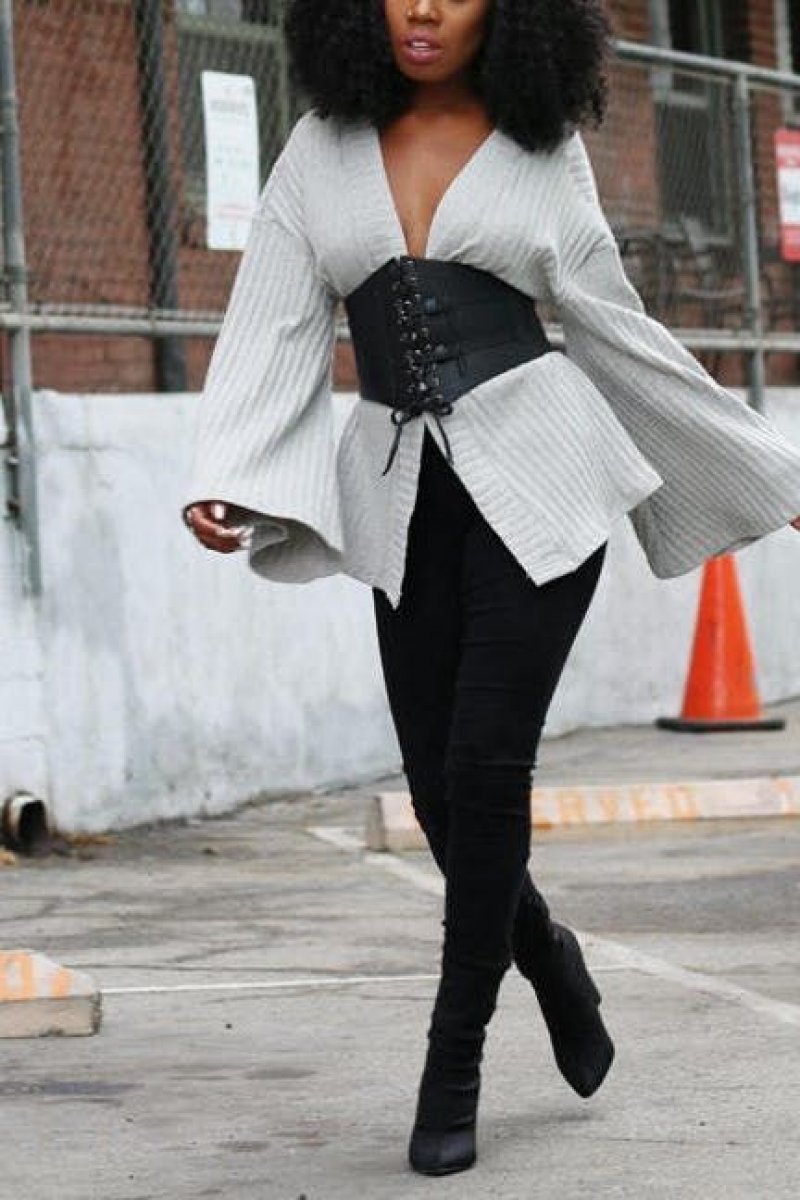corselet com blusa por baixo