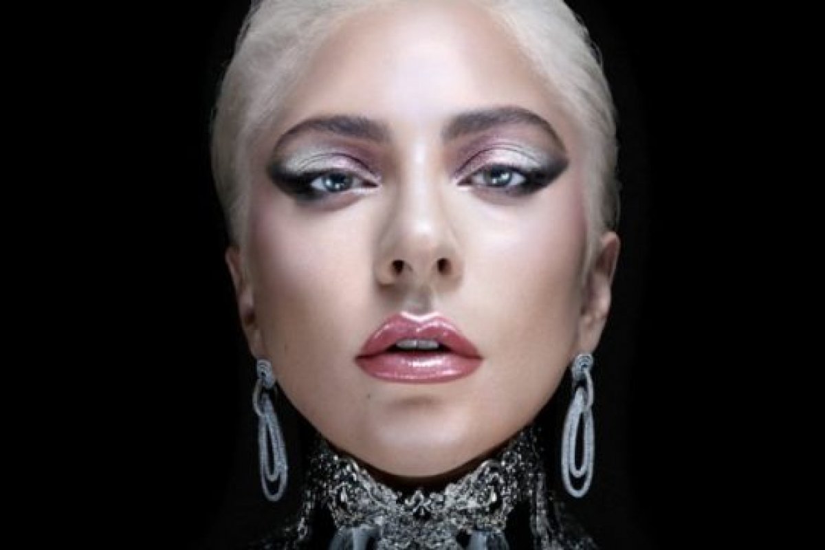 [Maquiagem de Lady Gaga terá frete grátis para todo o Brasil]